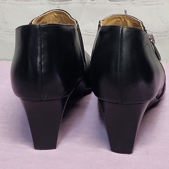 Adrienne Vittadini Midge Wedge bootie heeled shoe - Picture 2 of 10